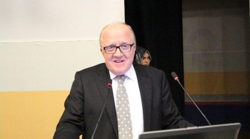 "gelecek Nasıl Bir İnsan Bekliyor" Konferansı