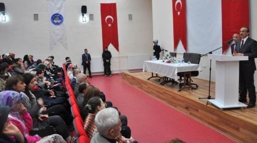 Vali Yavuz &Ouml;ğrencilerle Bir Araya Geldi