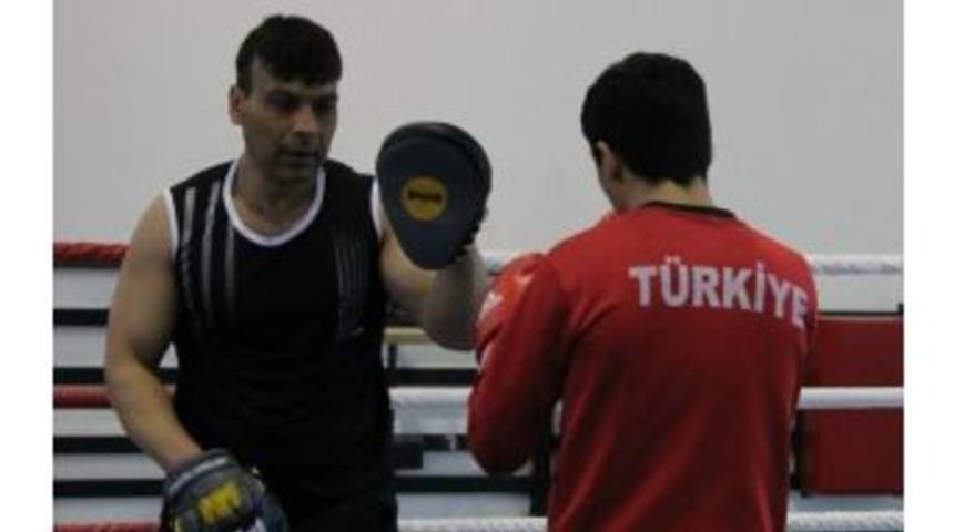 S&ouml;nmez Gen&ccedil; Milli Boks Takımı Baş Antren&ouml;r&uuml; Oldu