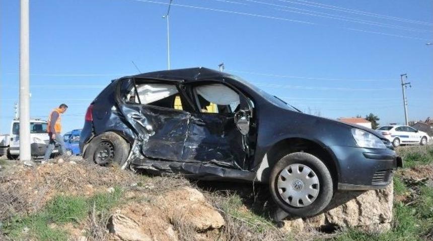 Uşak&rsquo;ta Trafik Kazası; 5 Yaralı