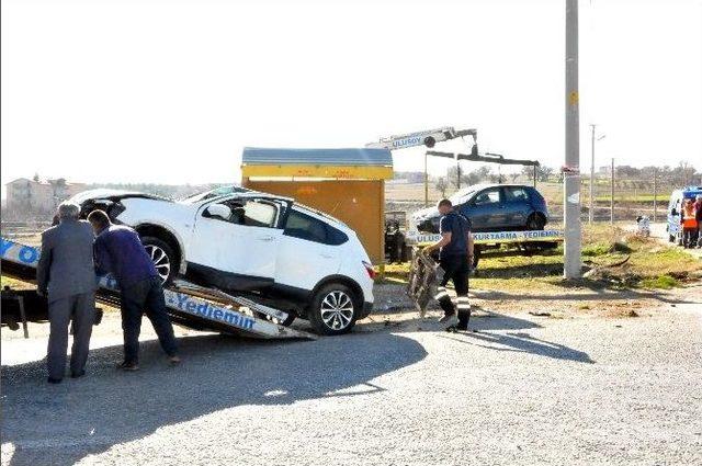 Uşak’ta Trafik Kazası; 5 Yaralı