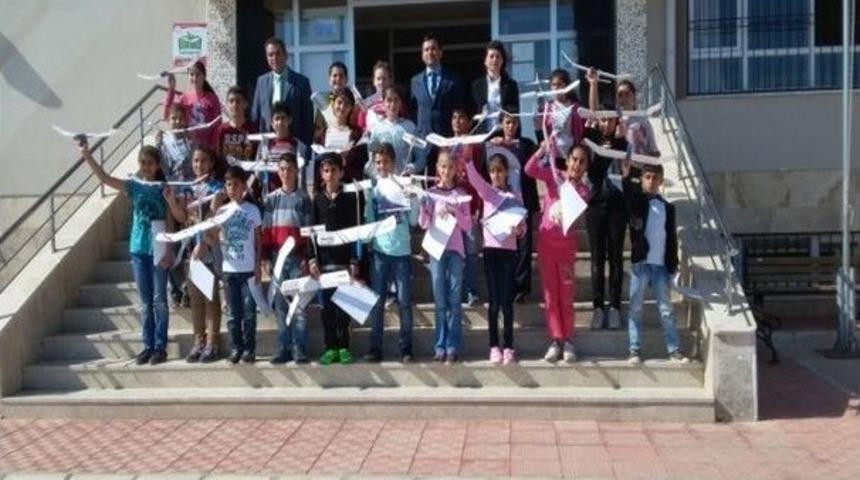 Didim Cumhuriyet Ortaokulu &Ouml;ğrencileri Model U&ccedil;ak Sertifikalarını Aldı