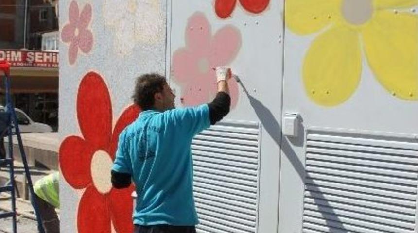 Didim&rsquo;de Trafolar Boyanıyor