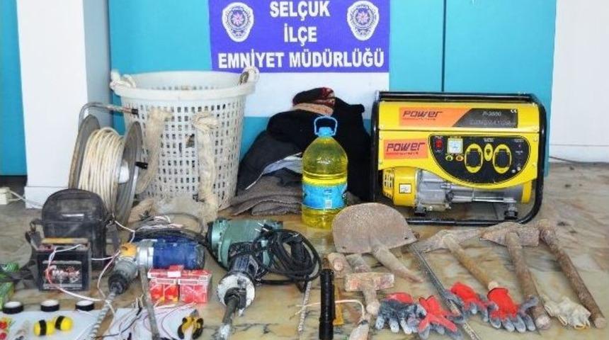 Sel&ccedil;uk&rsquo;ta Ka&ccedil;ak Tarihi Eser Kazısına Su&ccedil;&uuml;st&uuml;