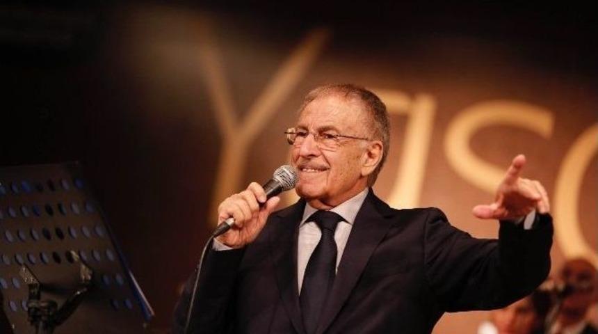 Yaşar &Ouml;zel&rsquo;den Nostalji Gecesi