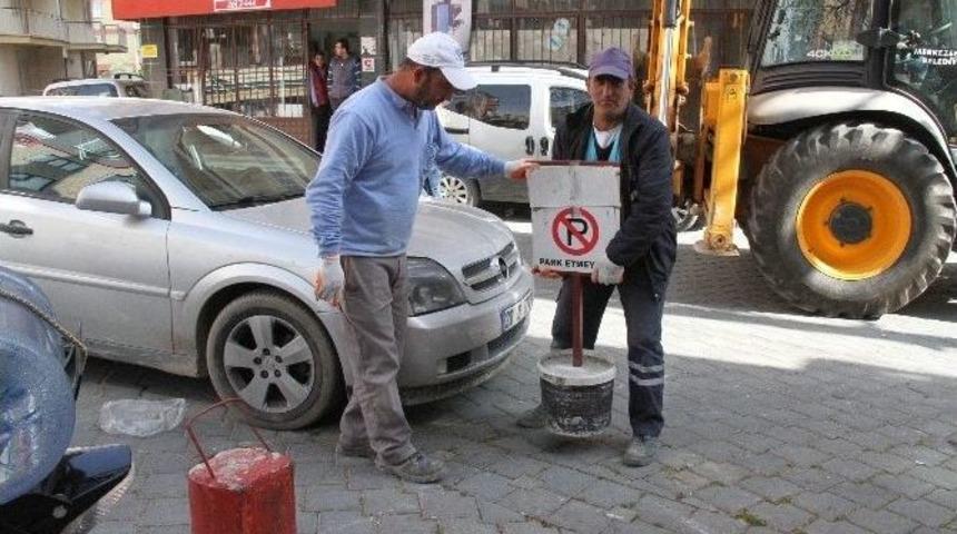 Merkezefendi Belediyesi Kaldırımları Temizliyor