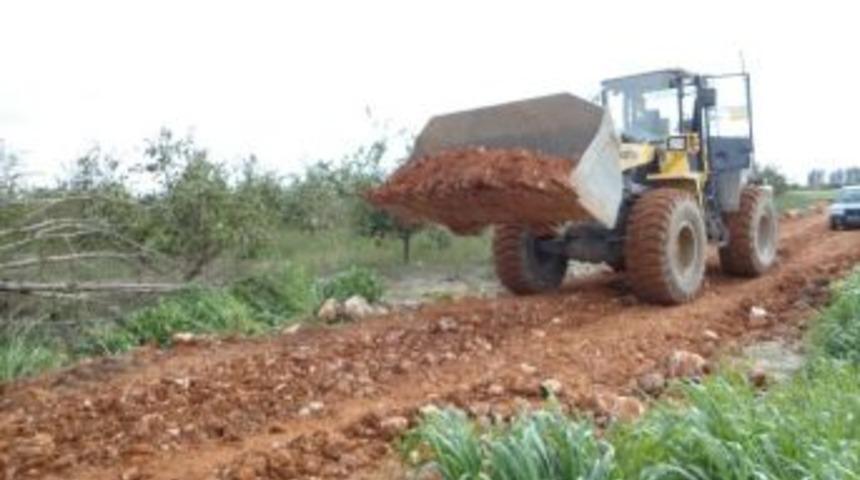 Silifke&rsquo;de Arazi Yolları Yapılıyor