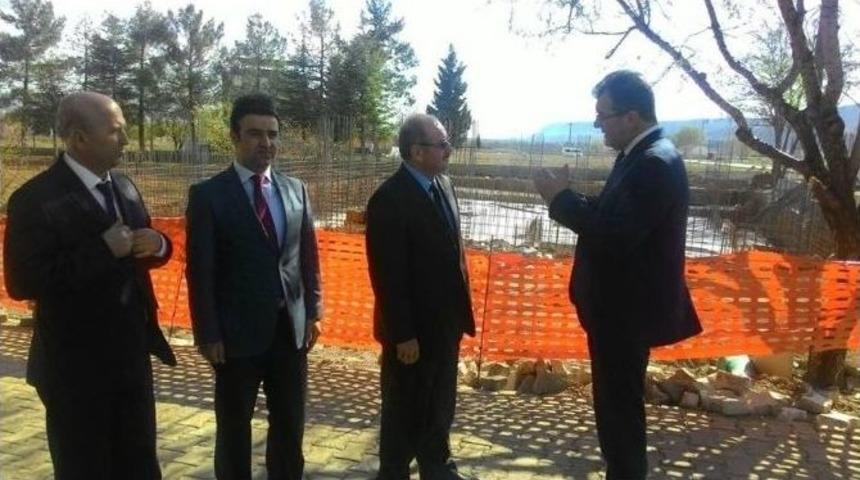 Vali Kocatepe&rsquo;den G&ouml;&ccedil;&uuml;k Meydana Gelen İnşatta İnceleme