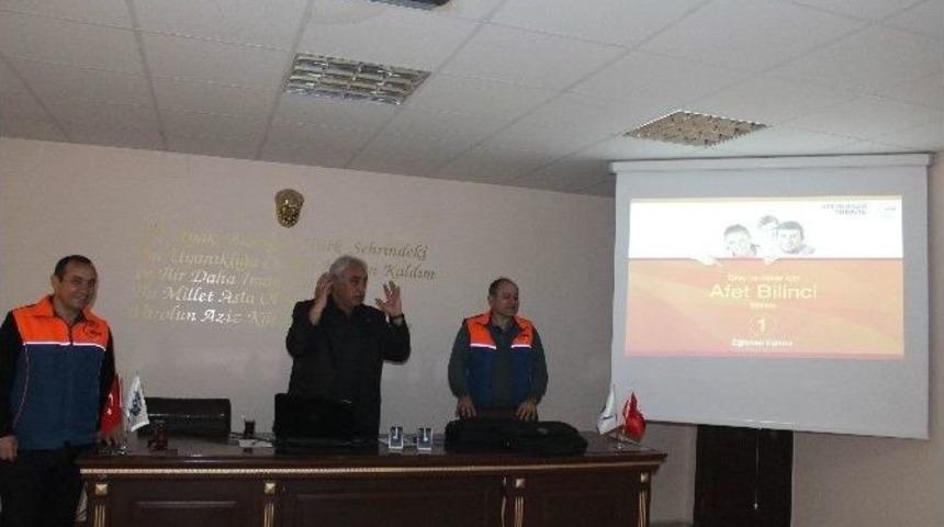 Deprem Başta Olmak &Uuml;zere Bir &Ccedil;ok Alanda Yapılması Gerekenler Anlatıldı