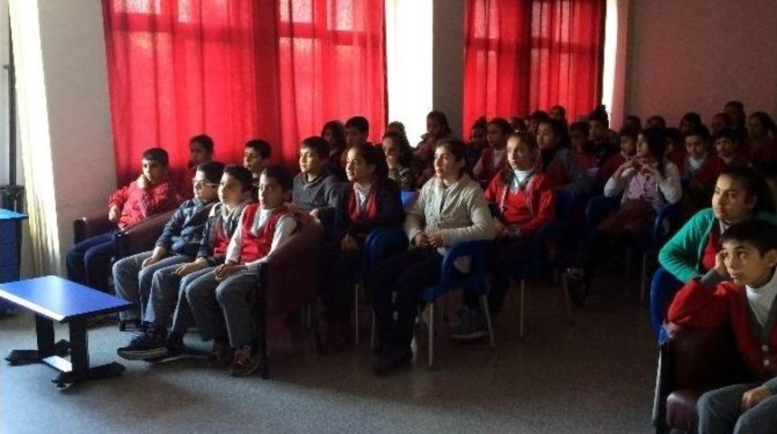 Ortaokul &Ouml;ğrencilerine Sigara Ve Teknoloji Bağımlılığı Anlatıldı