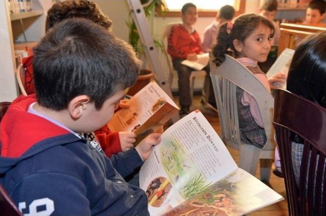 Beyoğlu Kitap Okuyor