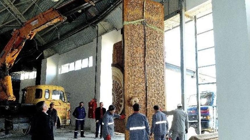 Dev Kapı M&uuml;zeye Takıldı