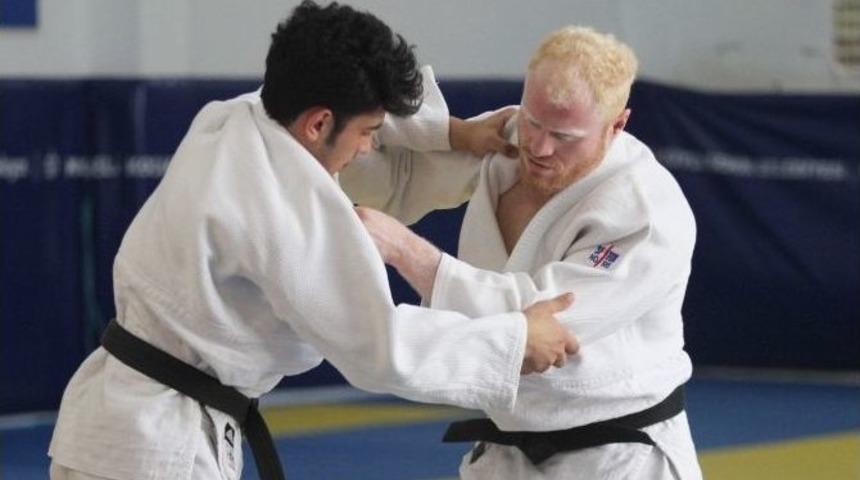 Aydın, Rio &Ouml;ncesi Kamptan Kampa Koşuyor