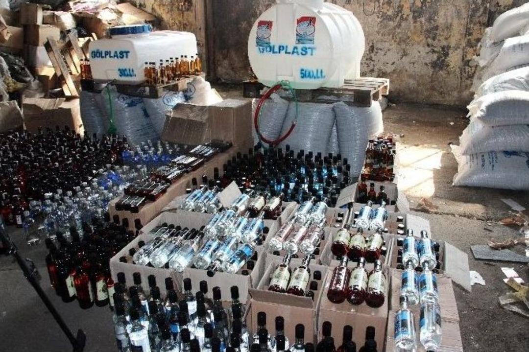 İstanbul&rsquo;da 7 Bin Şişe Sahte Alkol Ele Ge&ccedil;irildi