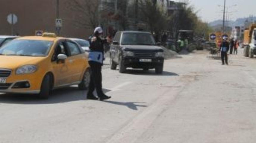 Tramvay &Ccedil;alışma Hattında Zabıta &Ouml;nlem Alıyor