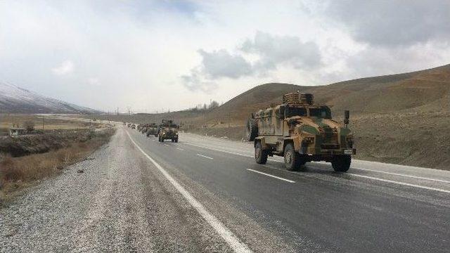 Askeri Konvoy "&ouml;l&uuml;r&uuml;m T&uuml;rkiyem" T&uuml;rk&uuml;s&uuml; İle Uğurlandı 2