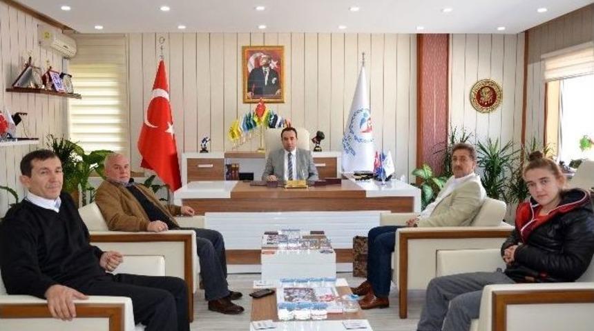 Milli Sporcudan İl M&uuml;d&uuml;r&uuml; Yıldız&rsquo;a Ziyaret