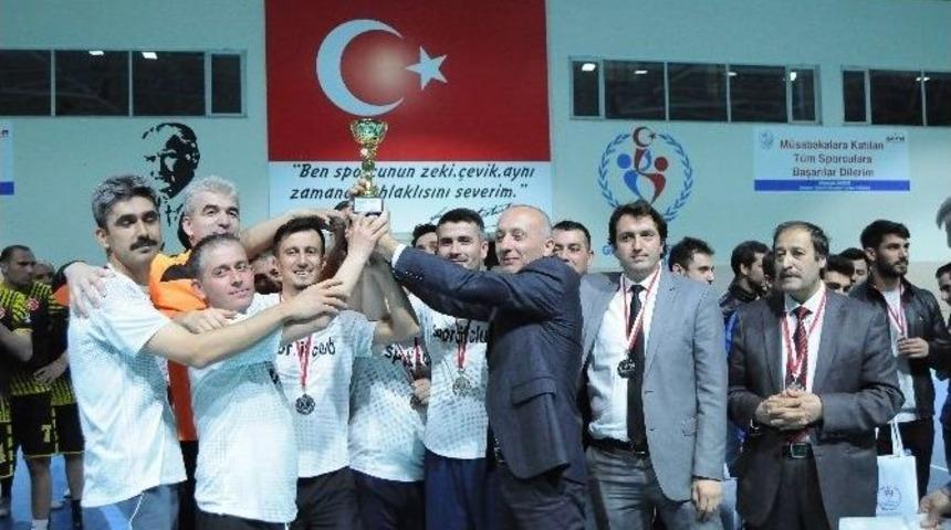 Kurumlar Arası Salon Futbol Turnuvası Sonlandı