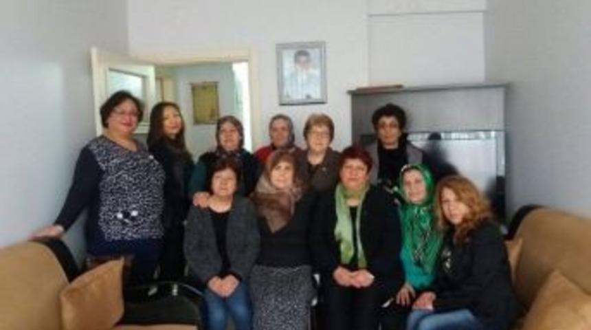 Mhp&rsquo;li Kadınlardan Vefa Ve Taziye Ziyareti