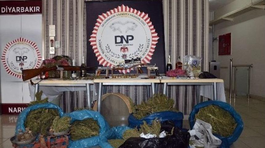 Diyarbakır&rsquo;da Uyuşturucu Tacirlerine Şafak Operasyonu: 7 G&ouml;zaltı