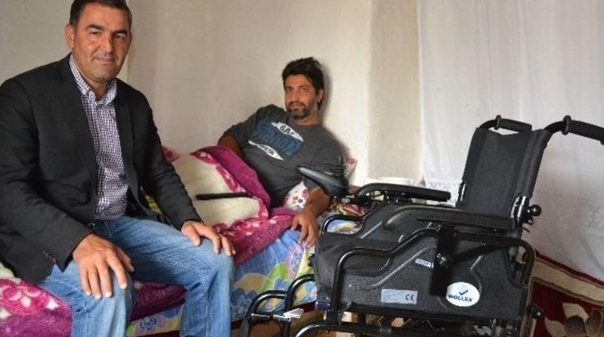 Program Yapımcısı M&uuml;ge Anlı Engellileri Sevindirdi