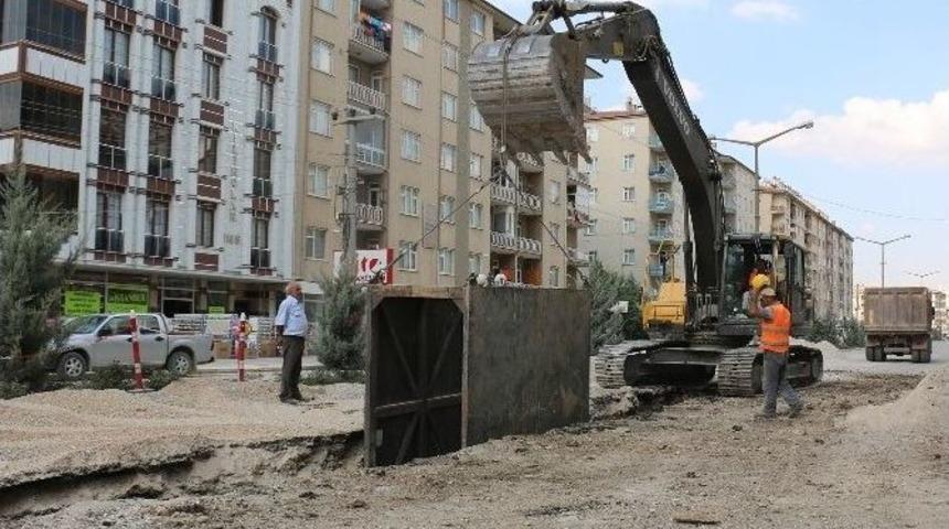 Konya&rsquo;nın &Uuml;&ccedil; İl&ccedil;esine Kanalizasyon Şebekesi D&ouml;şeniyor