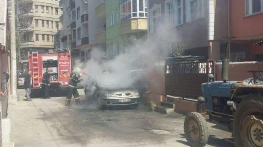 Park Halindeki Otomobil Yandı