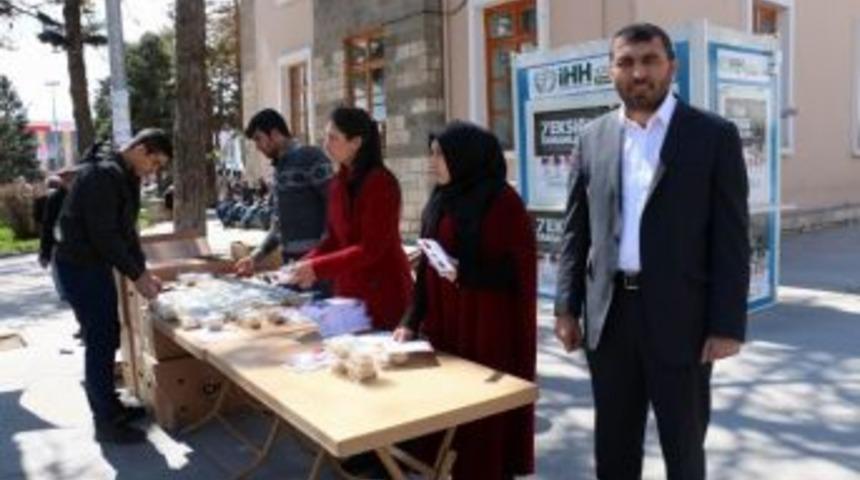 Hz. Fatıma&rsquo;nın Doğum G&uuml;n&uuml; Dolayısıyla Baklava İkram Edildi