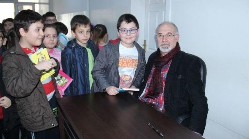 Yazar Adnan &Ouml;zveri &Ouml;ğrencilerle Buluştu