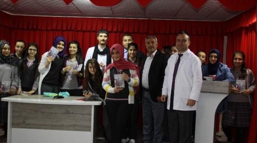 Yazar Serkan Şeng&uuml;l &Ouml;ğrencilerle Bir Araya Geldi