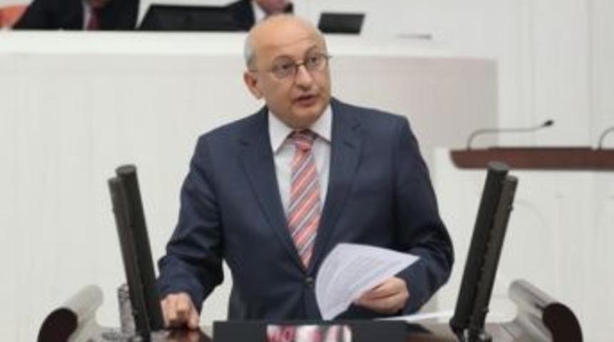 &Ccedil;akır&ouml;zer&rsquo;den İn&ouml;n&uuml;&rsquo;ye İstiklal Madalyası Teklifi