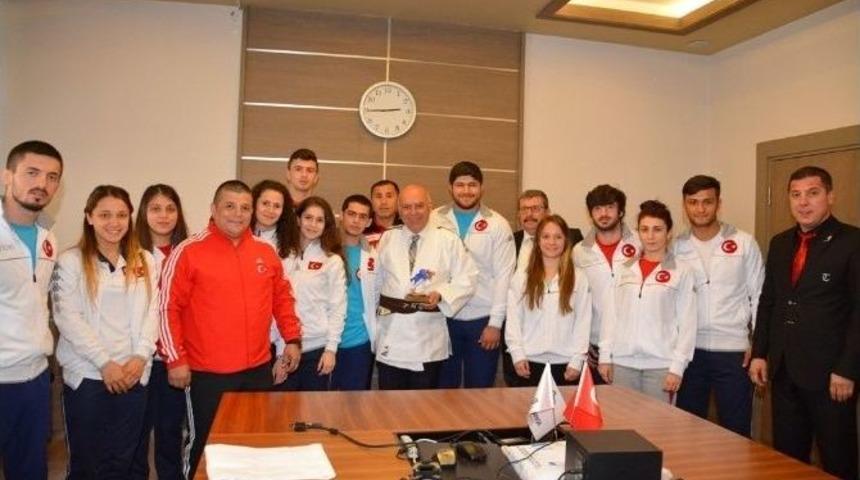 Judo Milli Takımı Başkan Eşkinat&rsquo;ı Ziyaret Etti