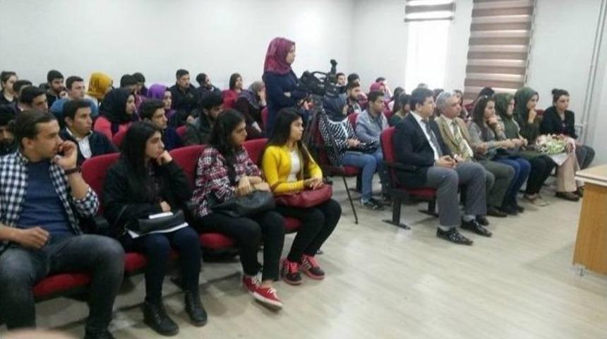 Eyy&uuml;biye Kamp&uuml;s&uuml;&rsquo;nde Dış Ticaret Semineri D&uuml;zenlendi