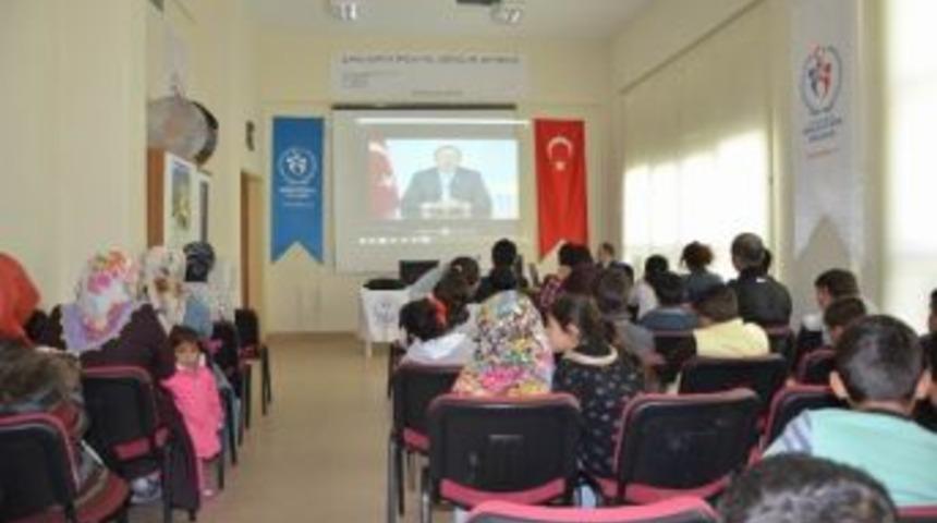 Şanlıurfa Sgk, Gen&ccedil;lik Merkezi &Uuml;yelerine Seminer Verdi