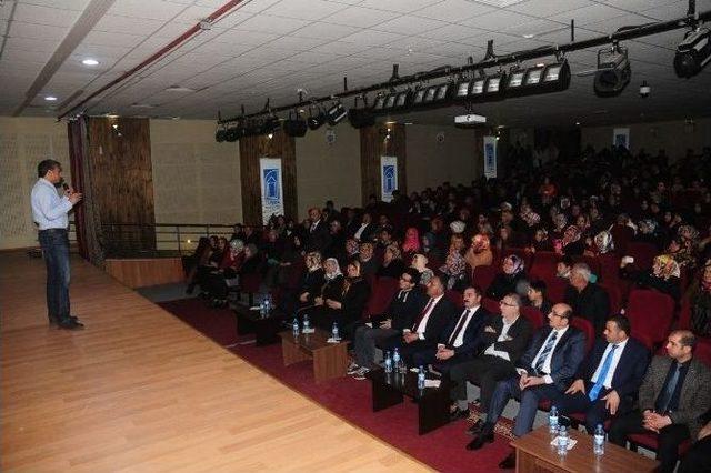 Van’da “üniversite Ailelerle Buluşuyor” Konferansı