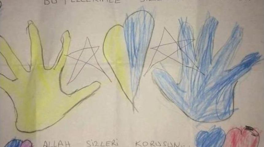 Minik Kızdan G&uuml;venlik G&uuml;&ccedil;lerini Duygulandıran Resim