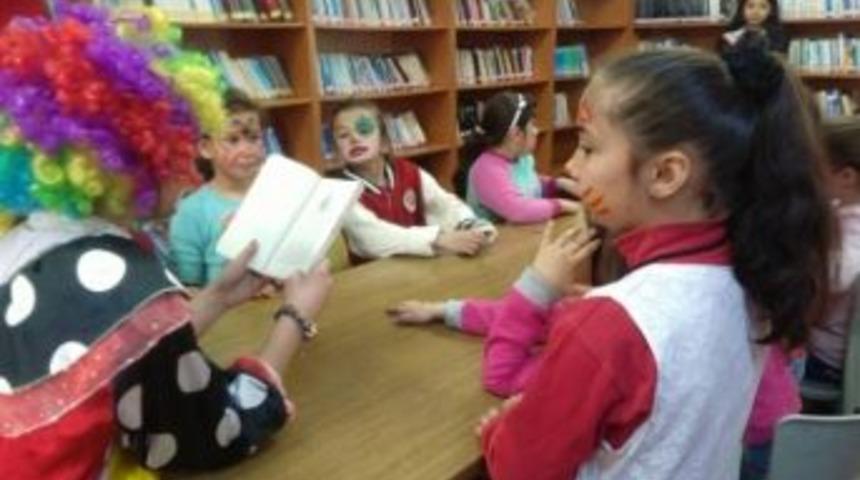 Gen&ccedil;ler, Minik &Ouml;ğrencilerle Buluştu