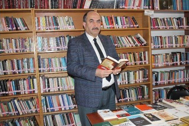 Akdağmadeni İlçesinde Öğrenciler Kitap Okudu