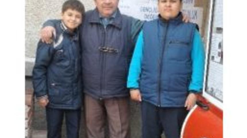 Yaşlılar Haftasında Dedesini Ziyaret Etti