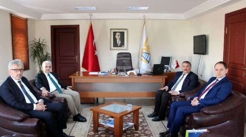 M&uuml;d&uuml;r Kuntoğlu&rsquo;ndan Başkan Karakulluk&ccedil;u&rsquo;ya Ziyaret