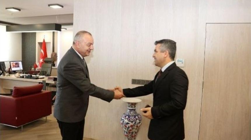 Başkan Erg&uuml;n Alı Rıza &Ccedil;evik Ortaokulu&rsquo;nu Ağırladı