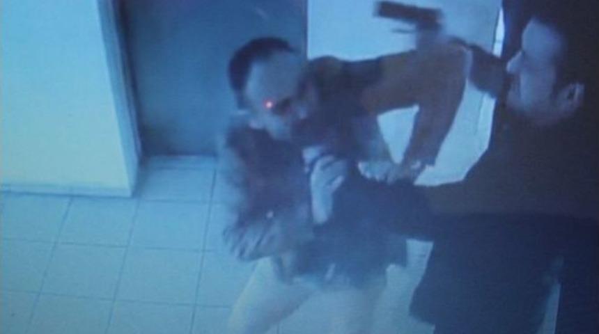 &Ouml;ğretmene Darp Anı Kameraya Yansıdı