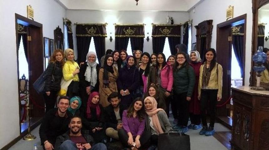Gediz Meslek Y&uuml;ksekokulu &Ouml;ğrencilerine Uşak Gezisi