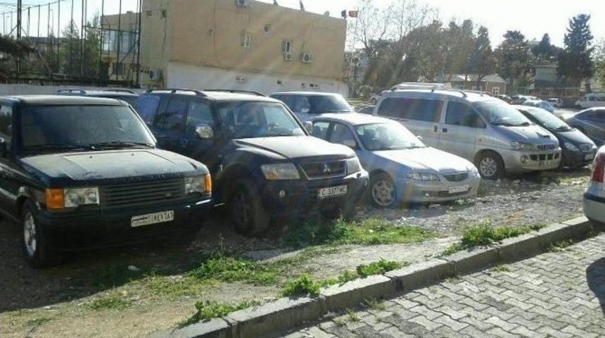 Yabancı Plakalı Ara&ccedil;ları Sahte Evraklarla Piyasaya S&uuml;ren Şebeke &Ccedil;&ouml;kertildi