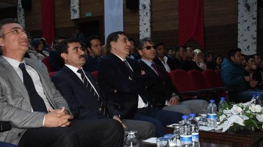 Vali İzzettin K&uuml;&ccedil;&uuml;k, Aday &Ouml;ğretmenlerle Bir Araya Geldi