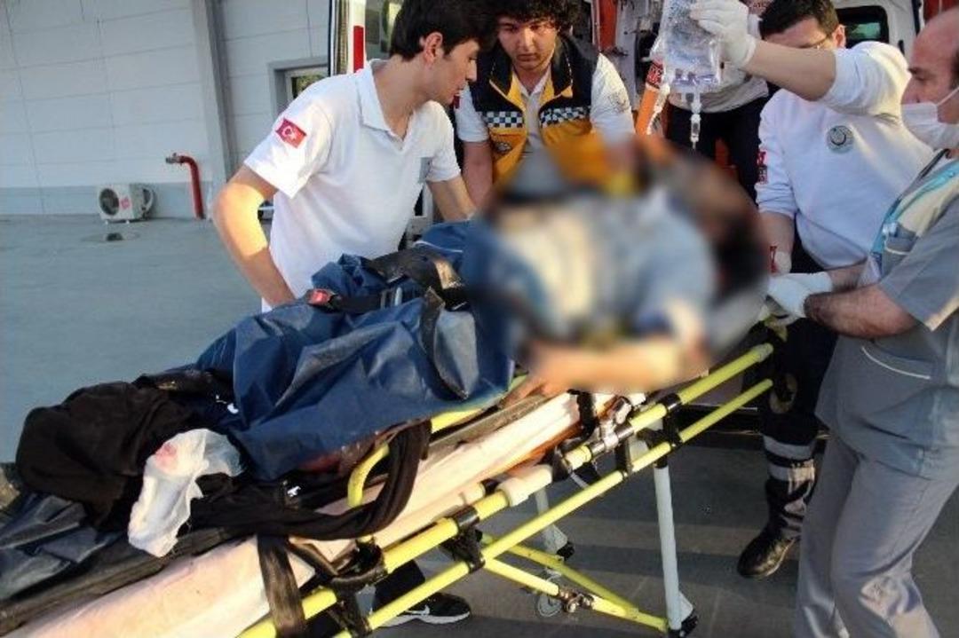 Kaportacı D&uuml;kkanına Silahlı Saldırı: 2 Yaralı