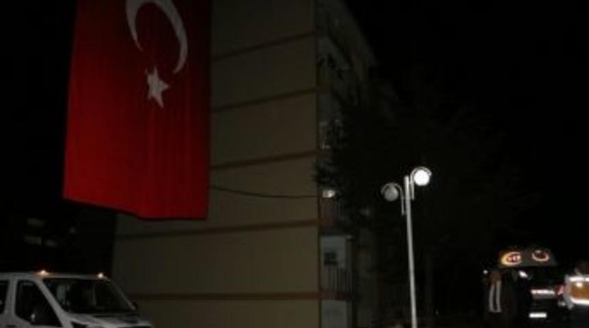 Hataylı Şehidin Ankara&rsquo;daki Evine Ateş D&uuml;şt&uuml;