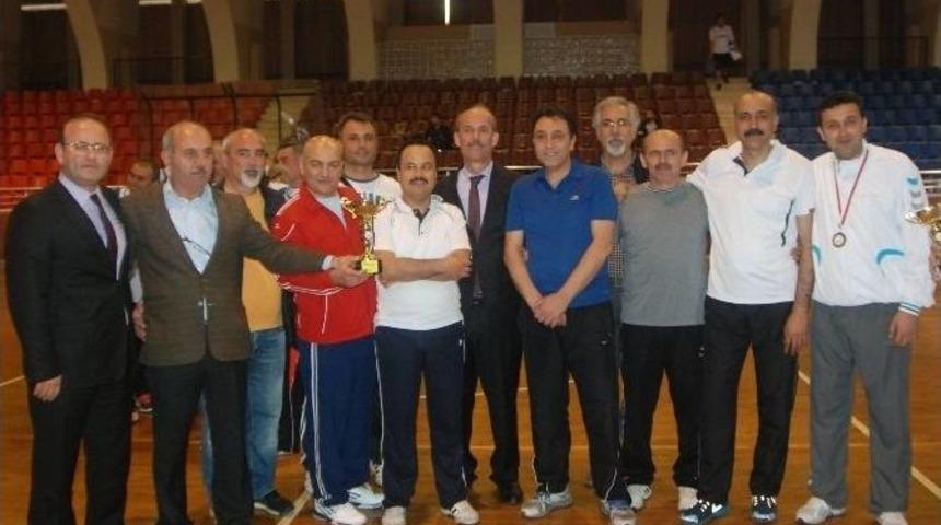 Sporla Stres Atan Aydınlı &Ouml;ğretmenler &Ouml;d&uuml;llerine Kavuştu