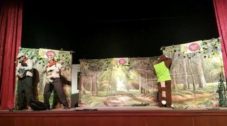 Mut&rsquo;ta Minik &Ouml;ğrencilerin Tiyatro Keyfi