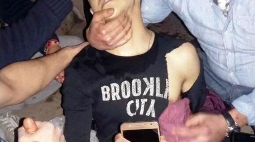 Ayvalık&rsquo;ta Gen&ccedil;ler Arasında &Ccedil;ıkan Arbedede 1 Kişi Ağır Yaralandı